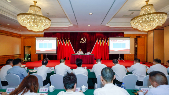 尊龙凯时集团任丁书记带头讲授“不忘初心、牢记使命”主题教育专题党课