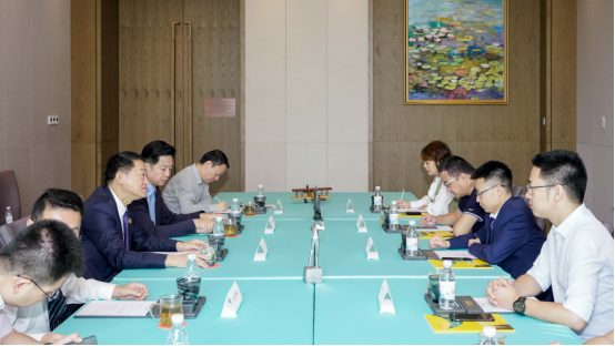 省尊龙凯时集团党委书记、董事长任丁与腾讯“王者荣耀”CTO邓君、腾讯大成网总裁郑亮座谈交流