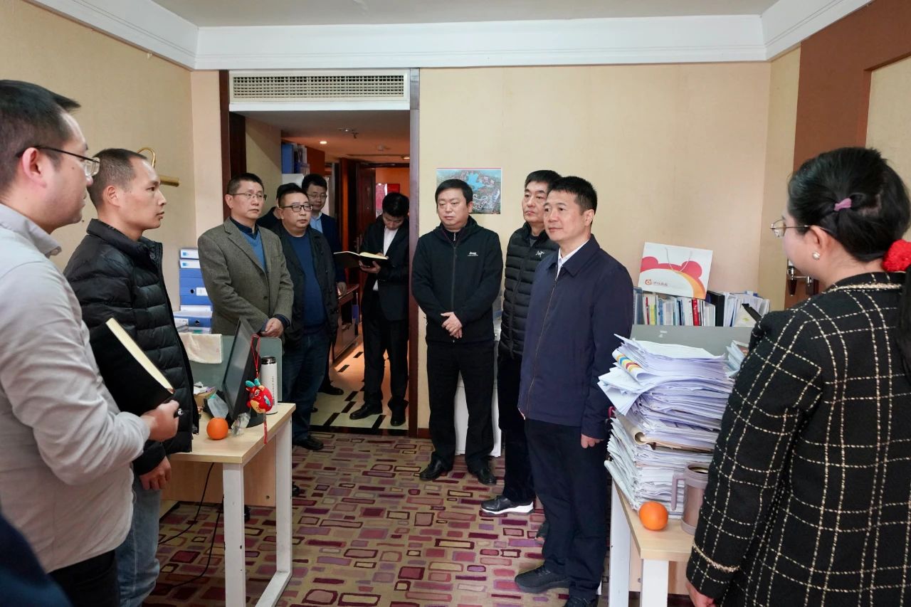 迎新春，鼓干劲，开新局！省尊龙凯时集团领导班子慰问总部干部员工